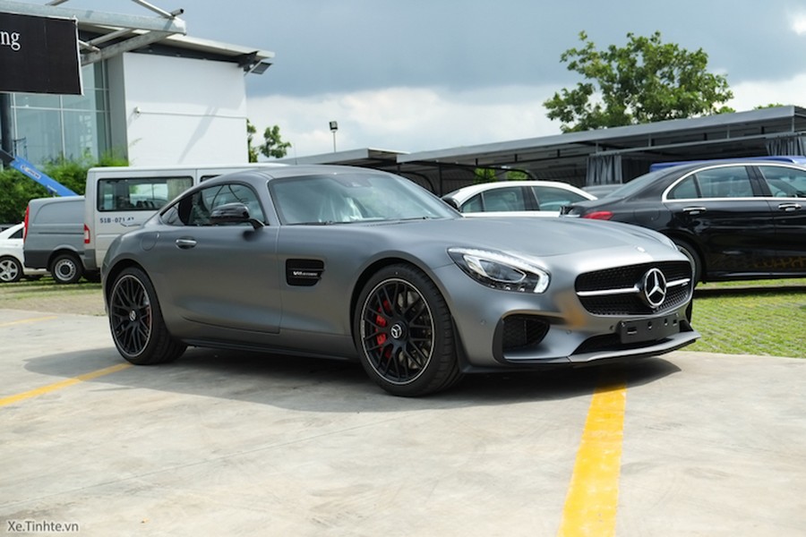 Cứ mỗi khi tung ra một dòng xe AMG mới, Mercedes lại thường có thêm phiên bản đặc biệt Edition 1 vào "đợt hàng đầu", và  AMG GT S Edition 1  cũng không phải là ngoại lệ.